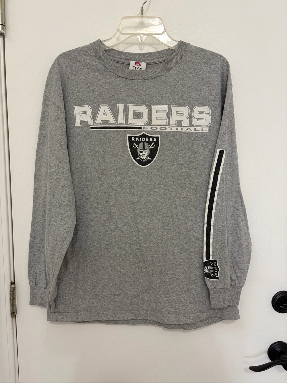 Raiders men’s Gray Long-Sleeve Team Tee - Picture 1 of 4